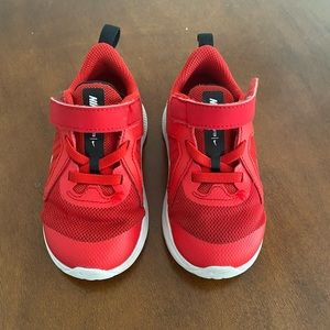 Size 7 toddler Nike sneakers